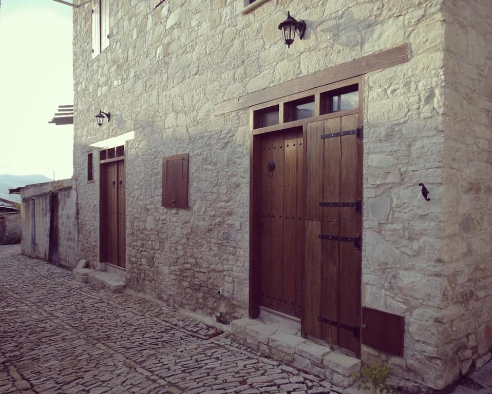 Corner Cottage Lania Екстериор снимка
